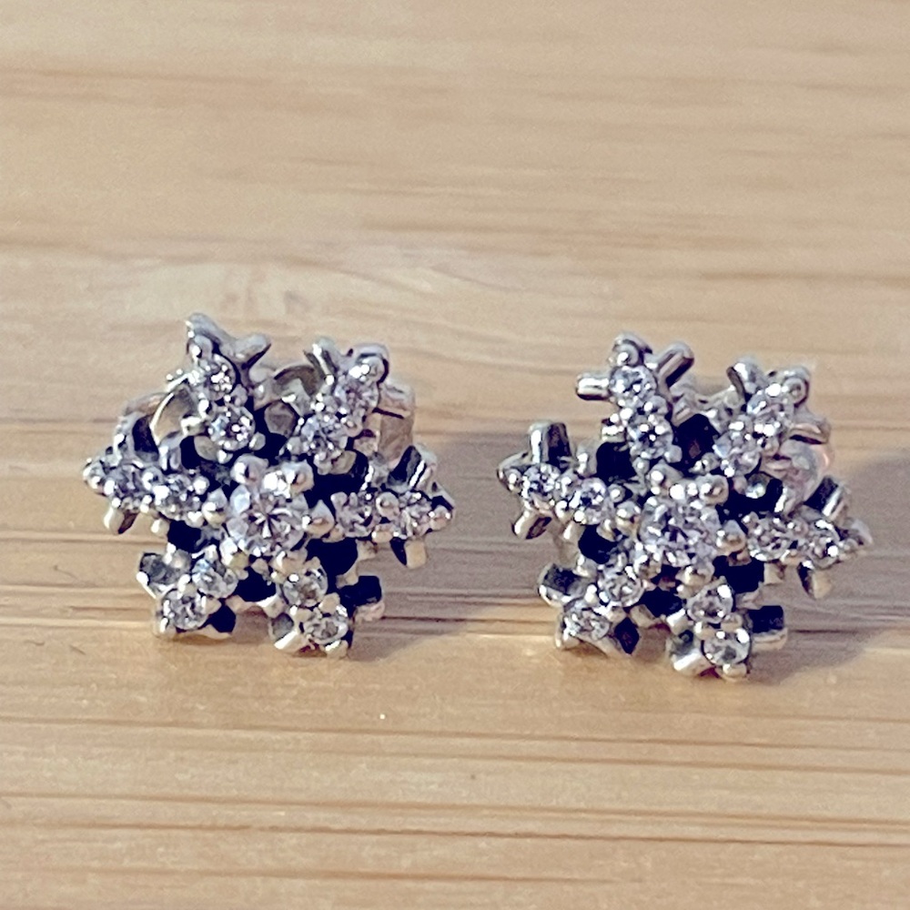 Pandora Sparkling Snowflake Stud Earrings